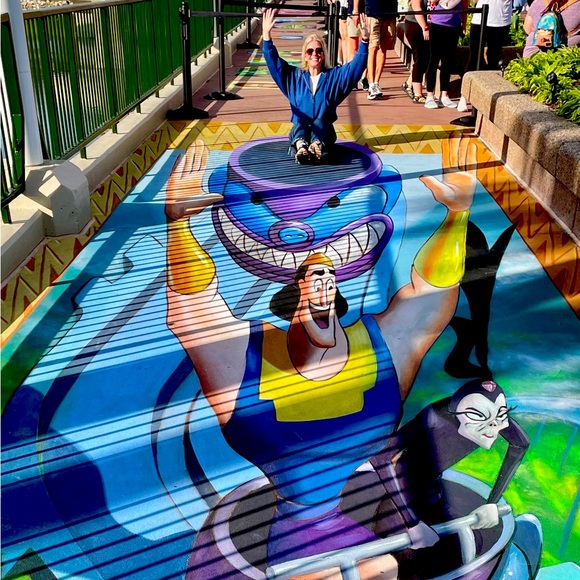 Meet your Posher, Jessica - Picture 1 of 1